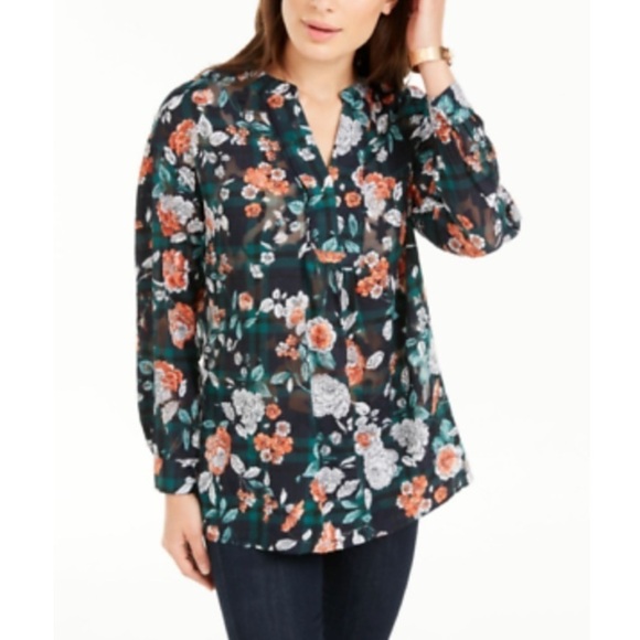 🌸 2/$25 NWT Tommy Hilfiger Green Floral Urban Folklore Top Shirt - Picture 1 of 11